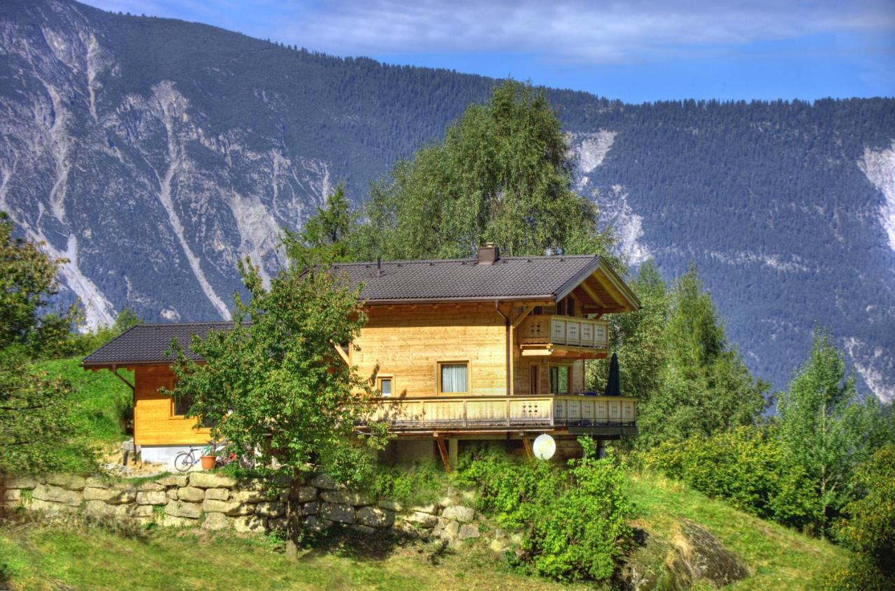 ホテル Ferienhaus Oetztal ザウテンス 部屋 写真